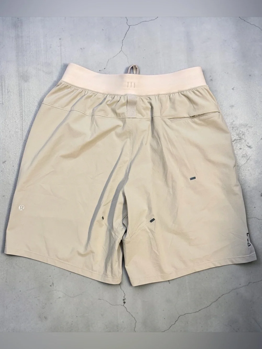 lululemon athletica men’s license to train linerless khaki shorts